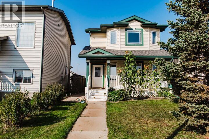 Property Photo:  9818 90A Street  AB T8X 1T3 