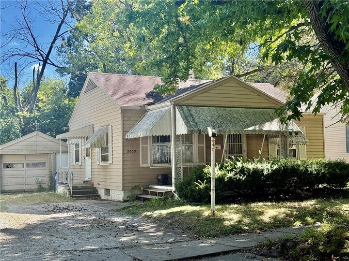 Property Photo: 2152 E Decatur Street IL 62521