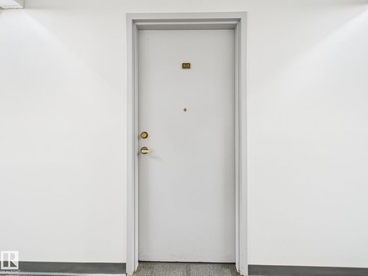 Property Photo: 10145 109 Street NW 810C AB T5J 3M5