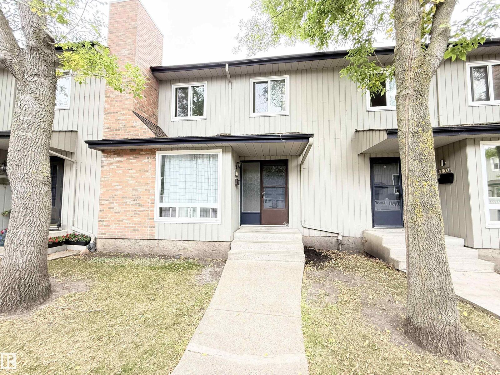 Property Photo:  11805 32A Avenue NW  AB T6J 5K8 