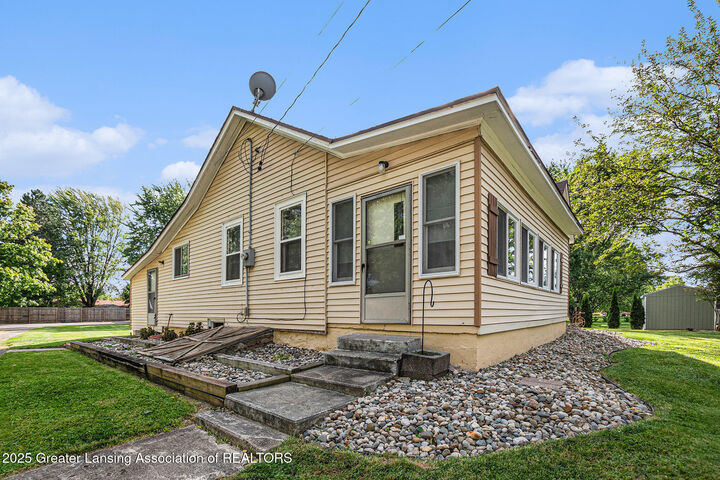Property Photo:  6003 W Willow Highway  MI 48917 