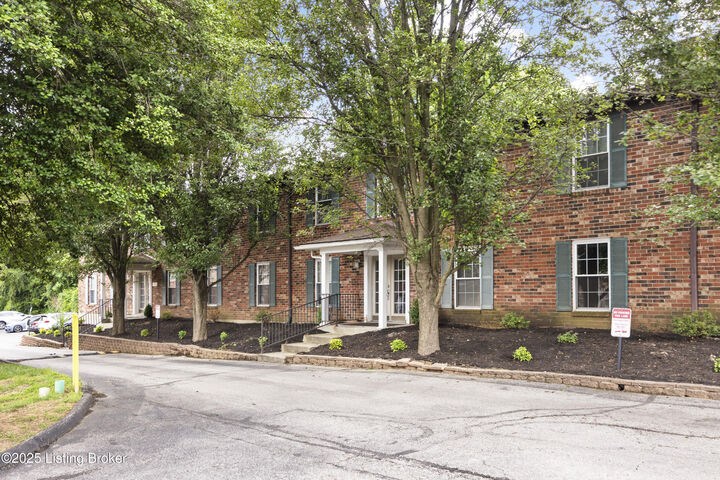 Property Photo: 725 N Hite Ave 2 KY 40206