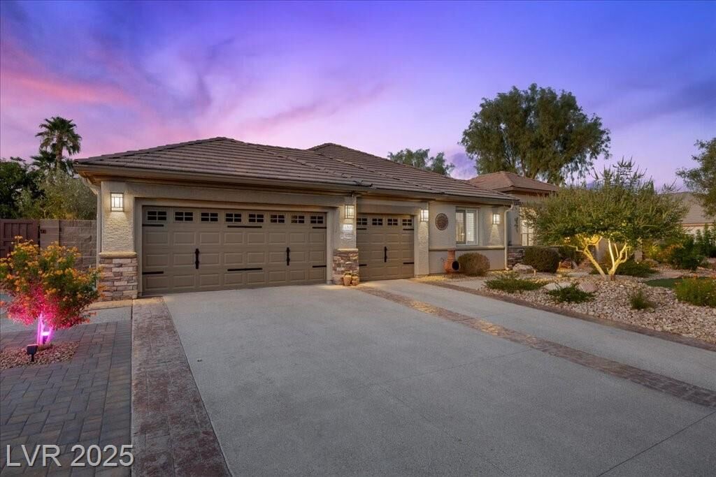 Property Photo: 7300 Lake Farm Avenue NV 89131