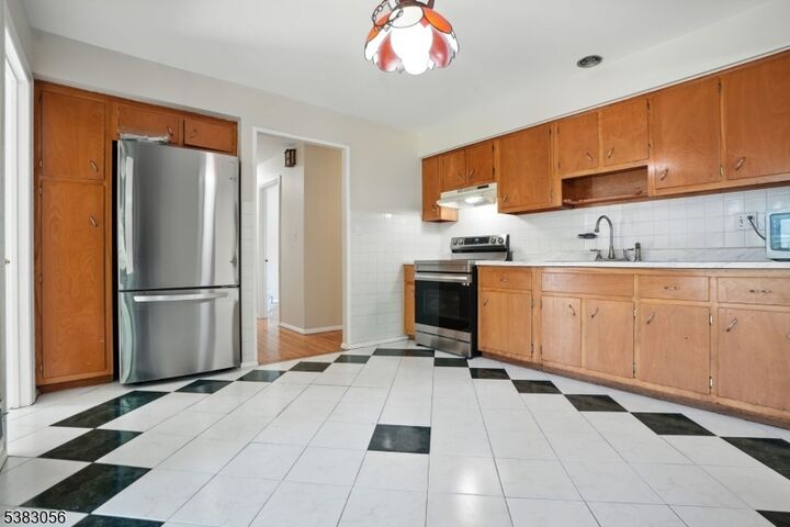 Property Photo: 76 Hazelwood Ave NJ 07039