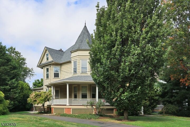 Property Photo:  416 Boulevard  NJ 07090 