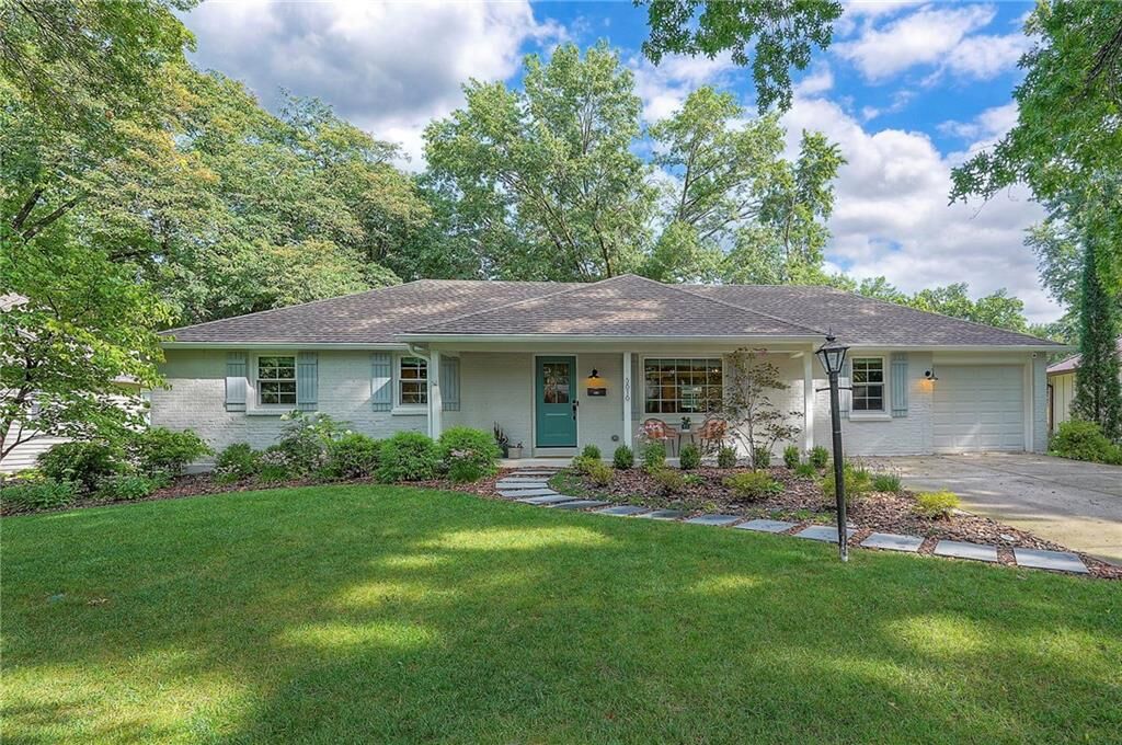 Property Photo:  5616 W 98th Street  KS 66207 