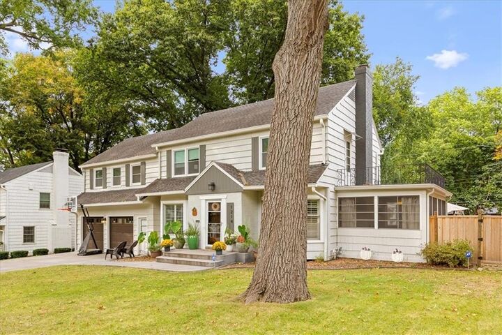 Property Photo:  1214 W 67th Terrace  MO 64113 