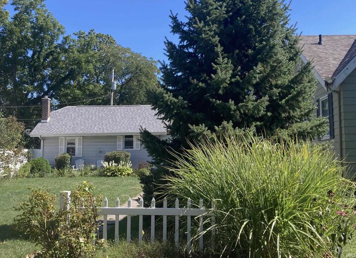 Property Photo:  1222 Elmwood Avenue  IN 46805-4213 
