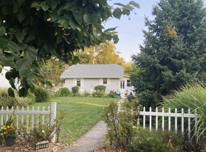 Property Photo: 1222 Elmwood Avenue IN 46805-4213