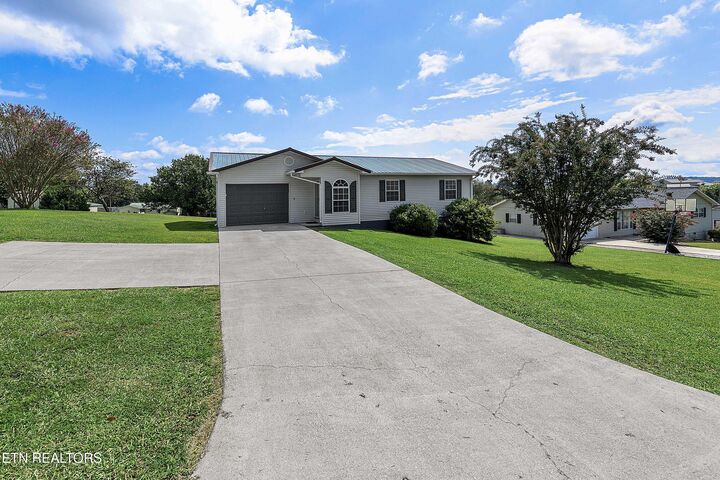 Property Photo: 114 Anderson St TN 37874
