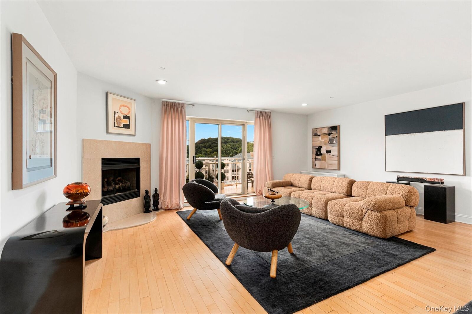 Property Photo: 417 Harbor Cove NY 10968