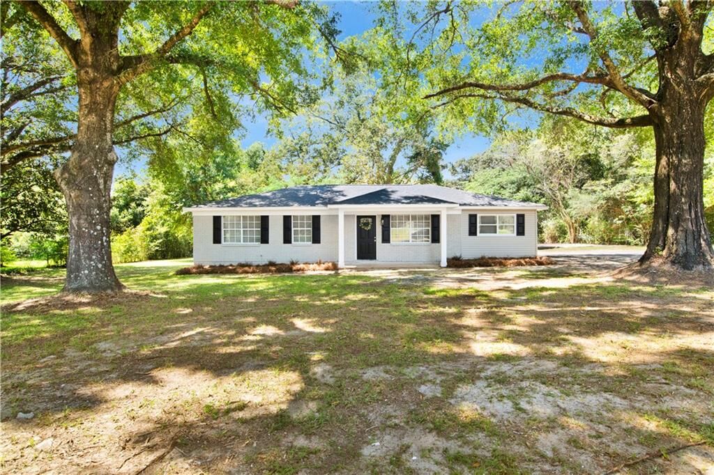 Property Photo: 5229 Fairview Highlands Drive AL 36587