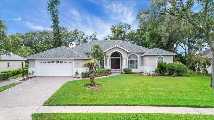 Property Photo: 1521 Edgewater Drive FL 32757
