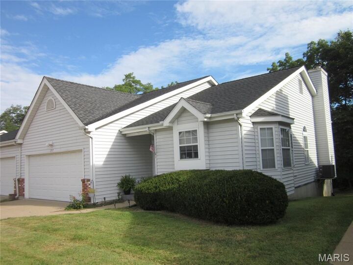 Property Photo: 1327 Eagles Way Court MO 63042