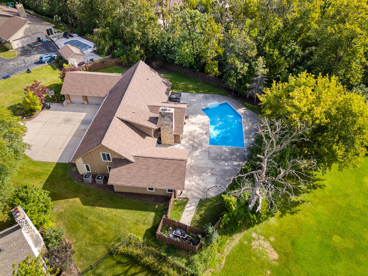 W162n8224 Tamarack Ct  Menomonee Falls WI 53051 photo