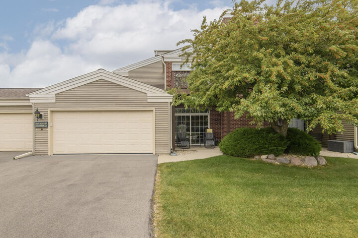 N16w26539 Tall Reeds Ln D  Pewaukee WI 53072 photo