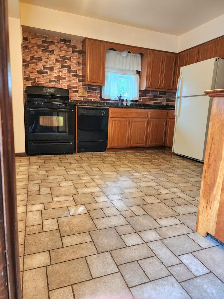 Property Photo: 1462 W Granada St WI 53221