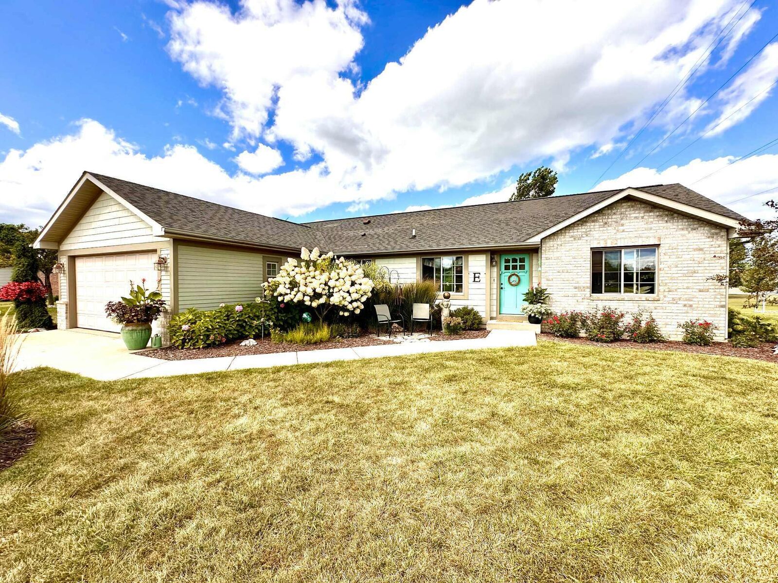 Property Photo:  2616 11th St  WI 53140 