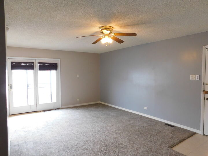Property Photo: 1308 Court O IL 60133