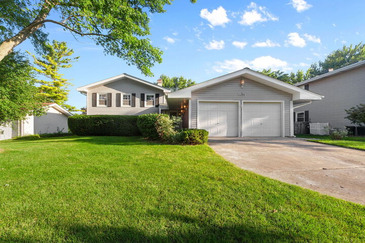 1360 Mayfield Lane  Hoffman Estates IL 60169 photo