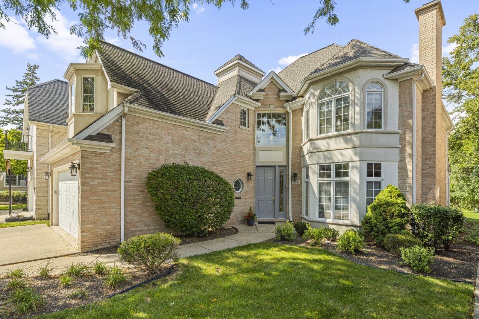 Property Photo: 213 Pine Tree Lane IL 60526