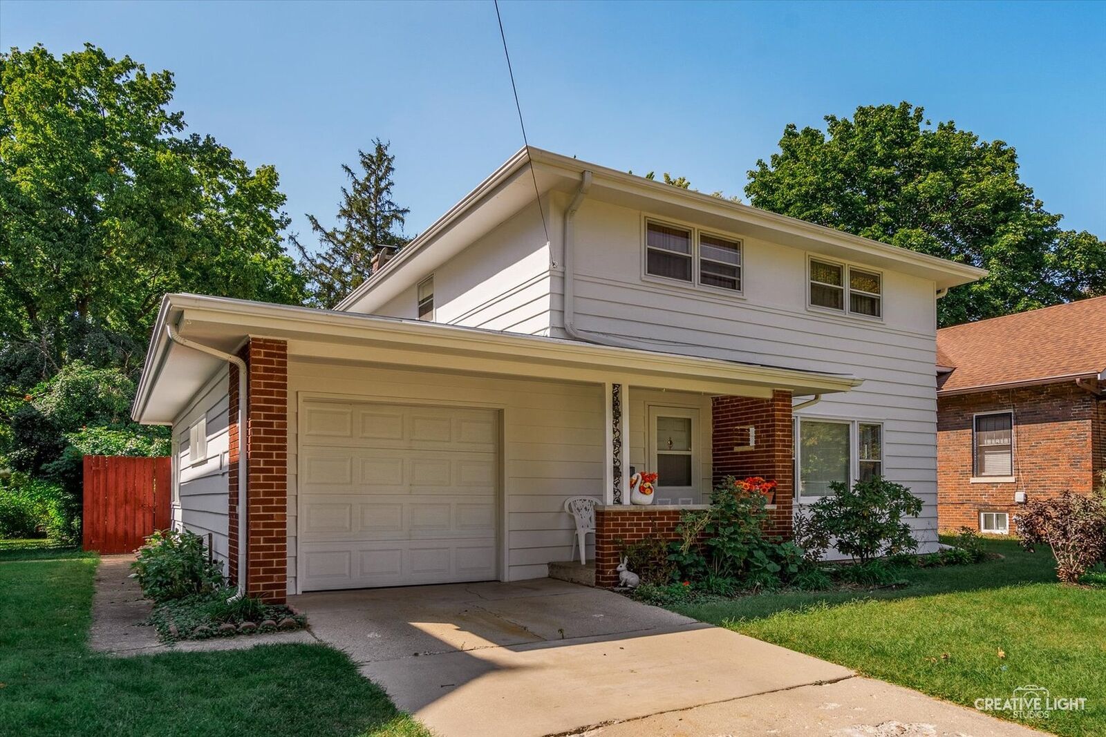 Property Photo:  714 Oak Avenue  IL 60506 