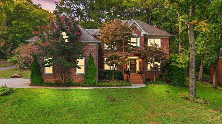 Property Photo:  162 N Berwick Ln E  TN 37069 