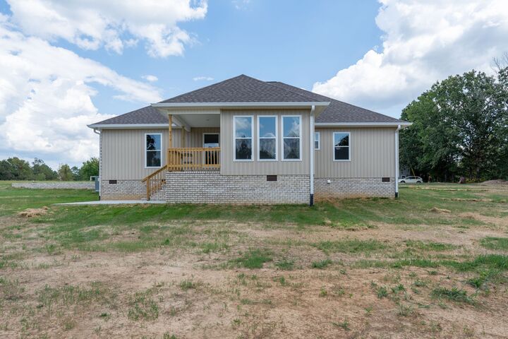 Property Photo:  124 Blaine Ln  TN 38483 