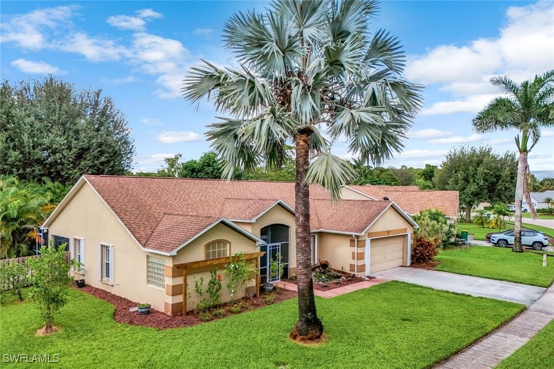Property Photo:  169 Plantation Circle  FL 34104 