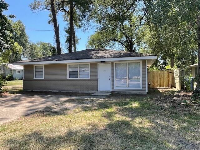Property Photo: 313 Alexander Drive LA 70401