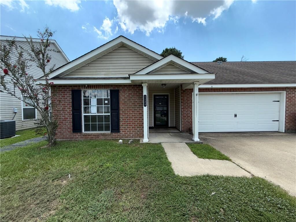 Property Photo:  1128 Clairise Court  LA 70461
