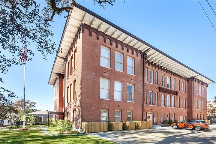 Property Photo:  3601 Camp Street 301  LA 70115 