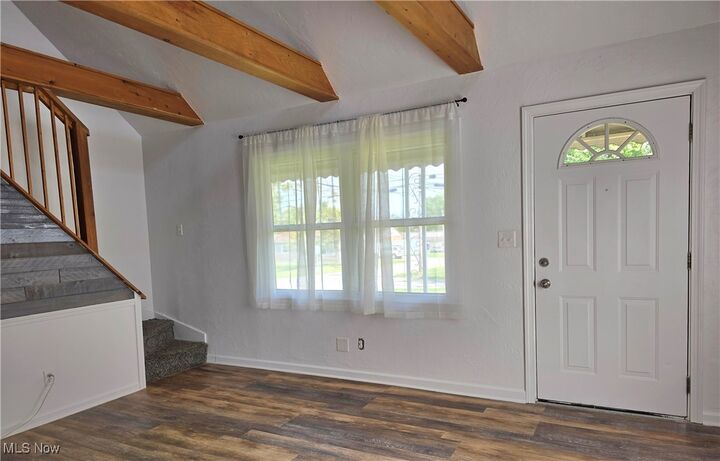 Property Photo:  98 N Navarre Avenue  OH 44515 