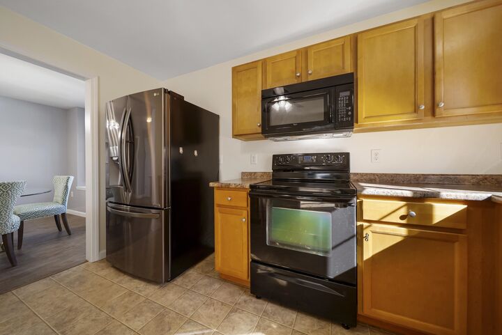 Property Photo:  285 University Circle  NH 03106 