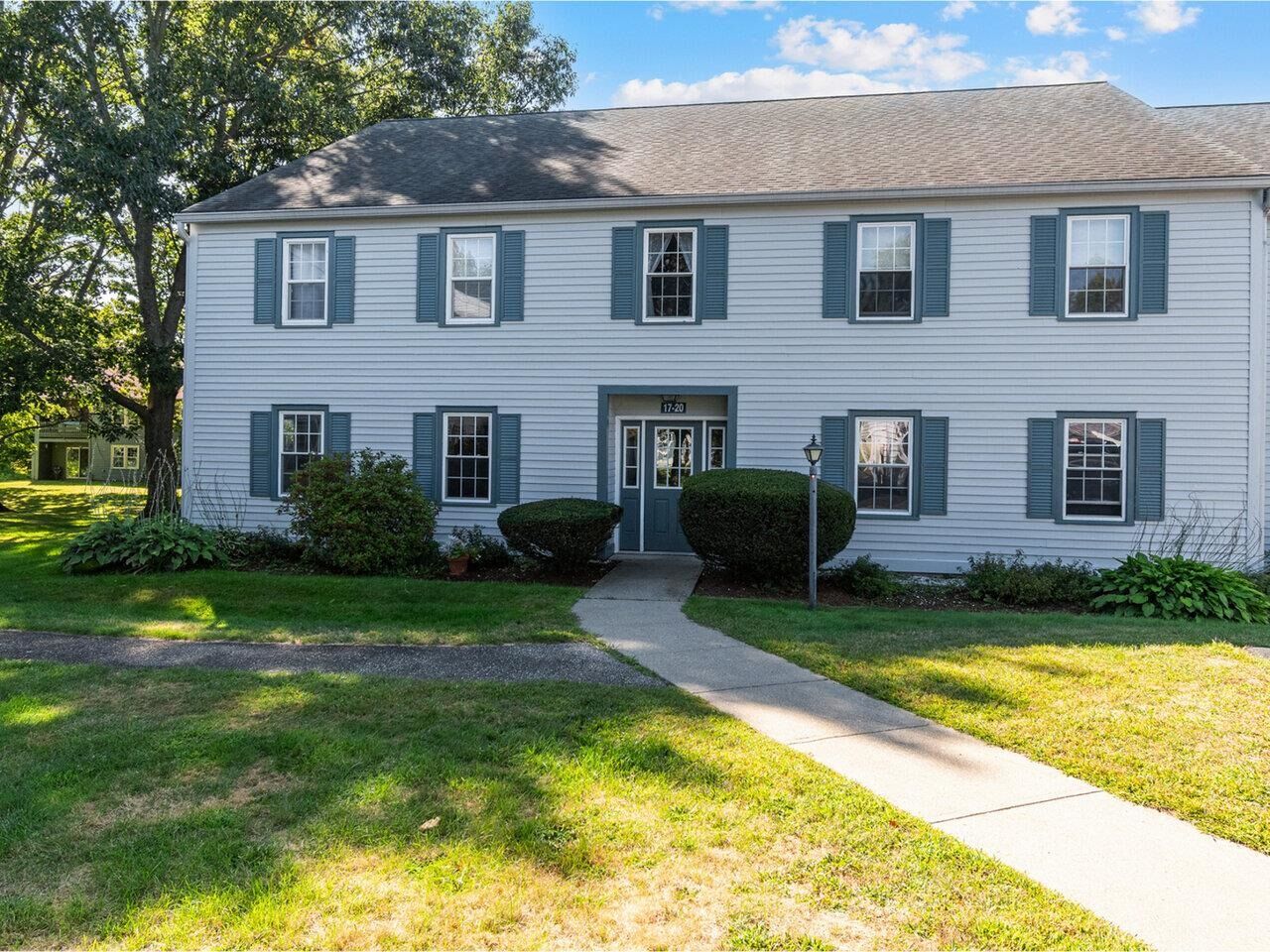 Property Photo:  17 Twin Oaks Terrace  VT 05403 