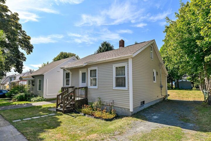 39 Russell Street  Dartmouth NS B3A 3M7 photo