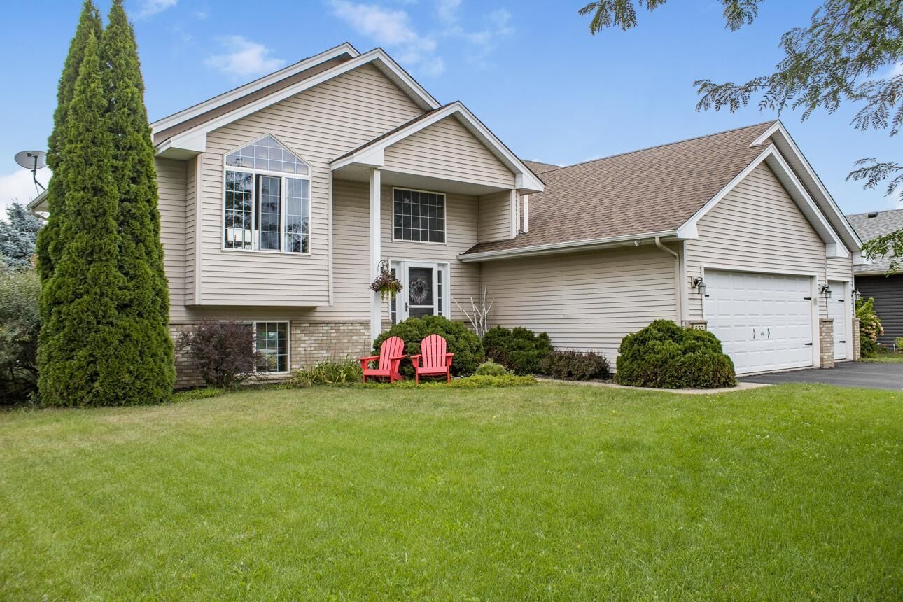 Property Photo:  633 Arlo Lane  MN 55014 