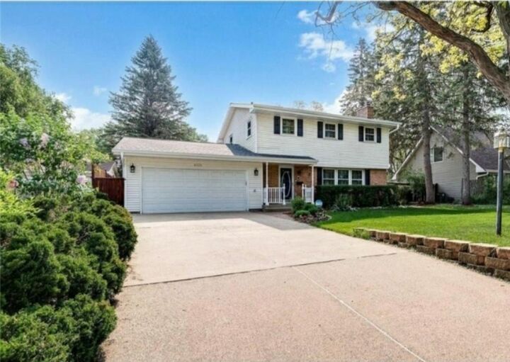 6325 Brookview Avenue  Edina MN 55424 photo