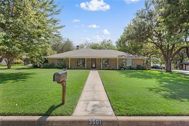 Property Photo:  3501 Marsh Lane  TX 76051 