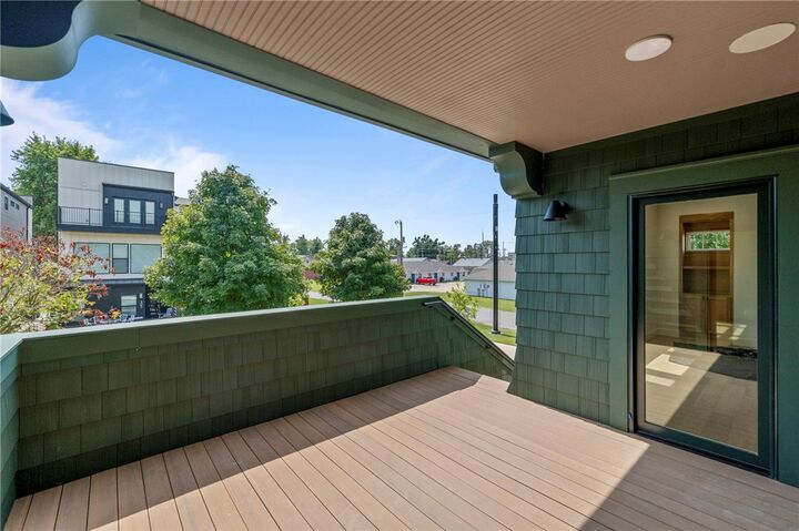 Property Photo:  429 SE B Street  AR 72712 