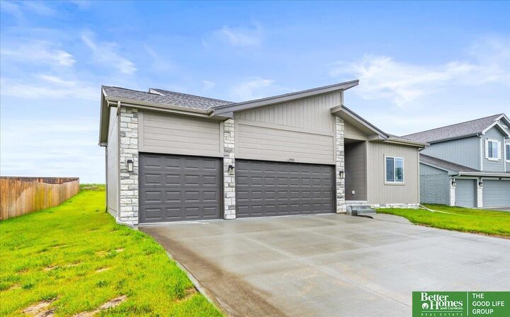 13512 S 55 Street  Papillion NE 68133 photo