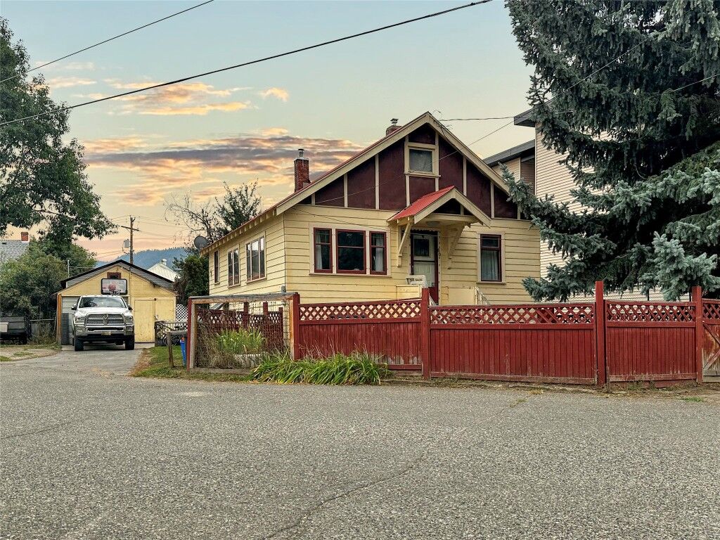 Property Photo:  60 Angela Avenue  BC V0X 1W0 