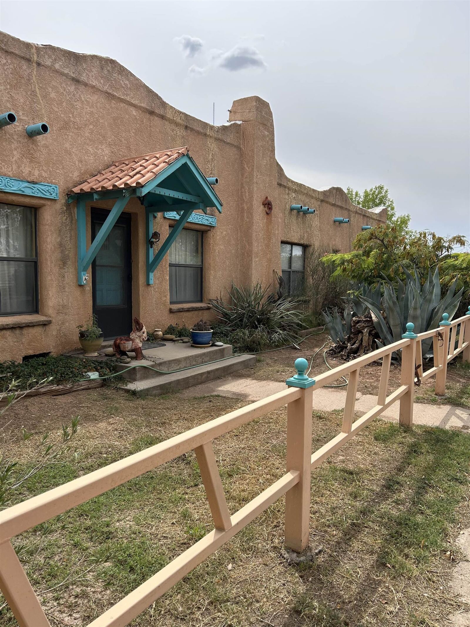 Property Photo:  1522 New York Ave  NM 88310-3923 