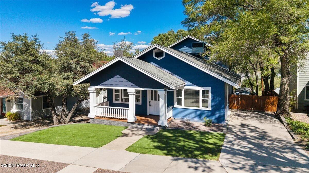 Property Photo:  337 S Mt Vernon Avenue  AZ 86303 