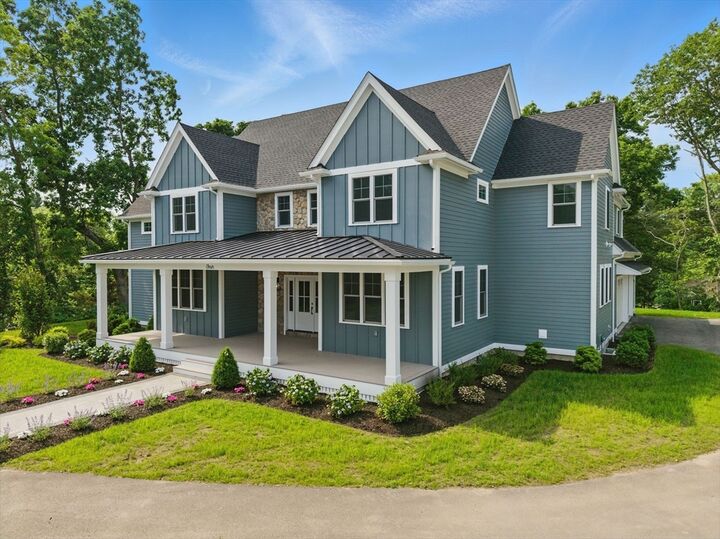 Property Photo:  4R Chatham Ln  MA 01923 