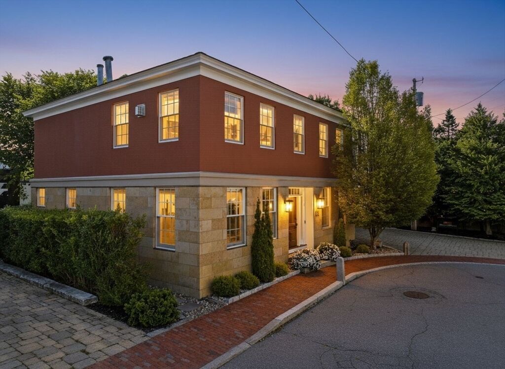 Property Photo:  7 Vernon Street  MA 01950 