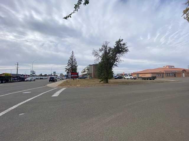 Photo de la propriété: 603 1 Street W AB T1R 0N3