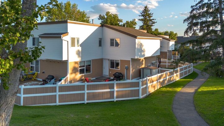 5103 35 Avenue SW 155  Calgary AB T3E 6L9 photo