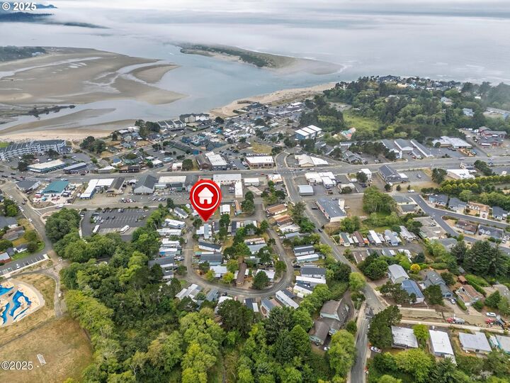 Property Photo:  4800 SE Inlet Ave 37  OR 97367 