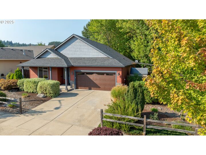 Property Photo: 2943 SW Redmond Hill Rd OR 97128